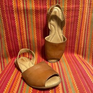 Born Sandals Size 10